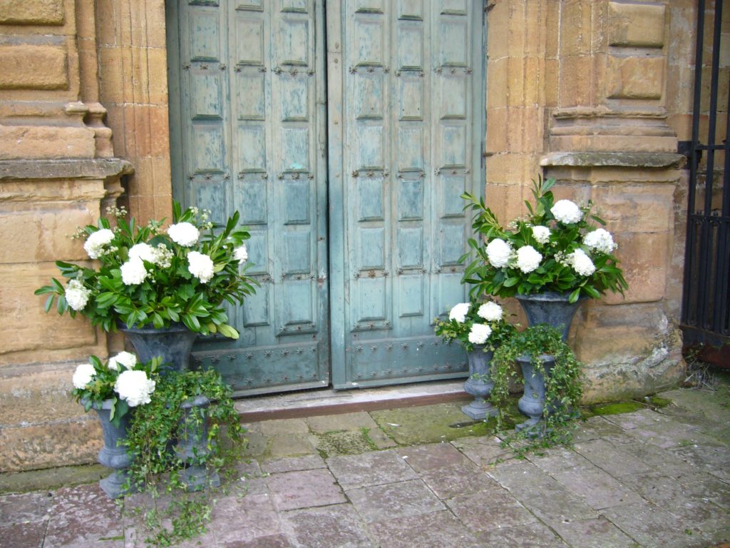 Consejos decoración floral en iglesias - Vinca Jardinería Consejos decoración floral en iglesias - Vinca Jardinería